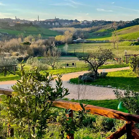 Agriturismo La Corte Del Sole Siena Exterior photo