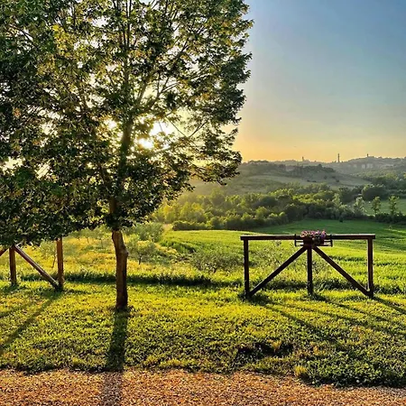 Agriturismo La Corte Del Sole Siena Exterior photo